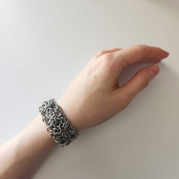 Medieval Gothic Grunge chunky silver chainmail bracelet - Picture 9 of 14